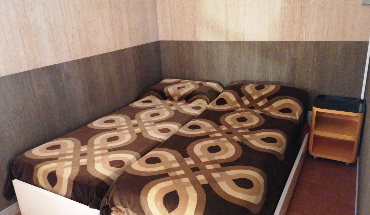 b0586252-e353-4d34-8b47-ad645cec635d